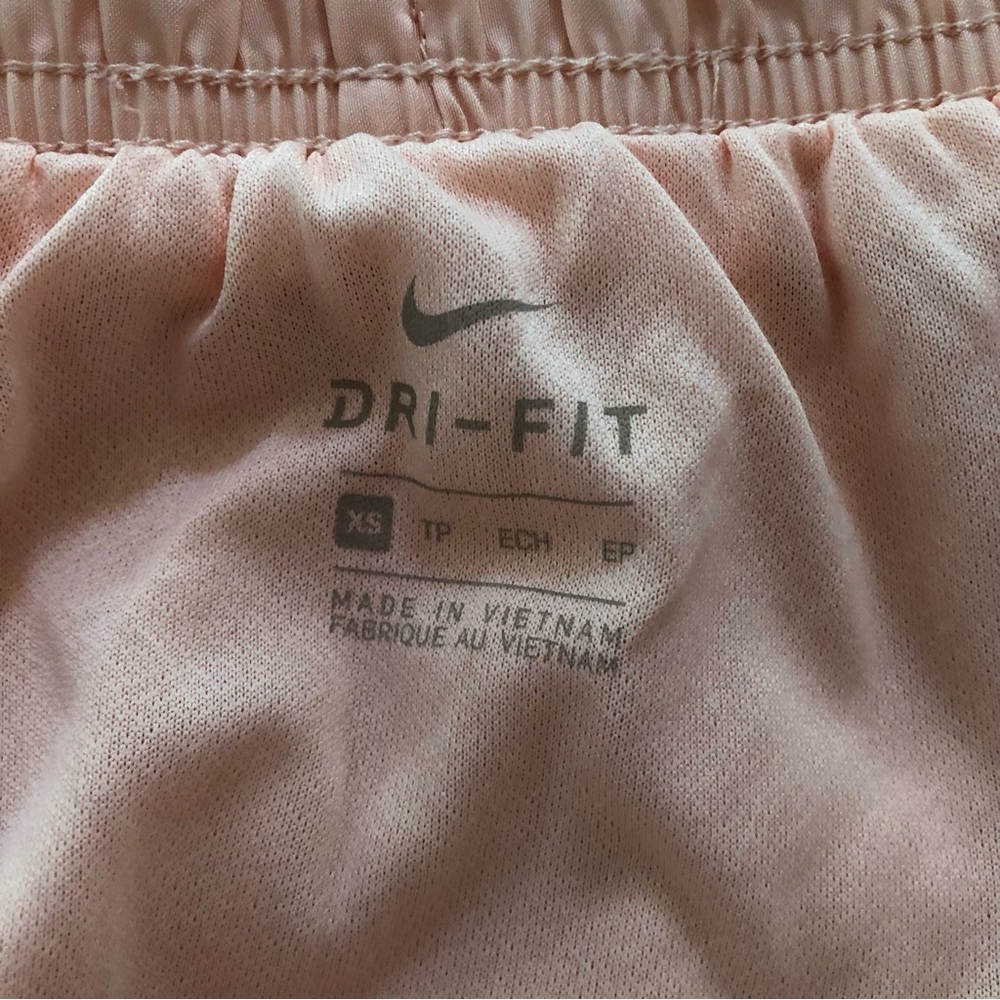 ⭐️NEW⭐️Nike Women Running Shorts - Picture 5 of 6